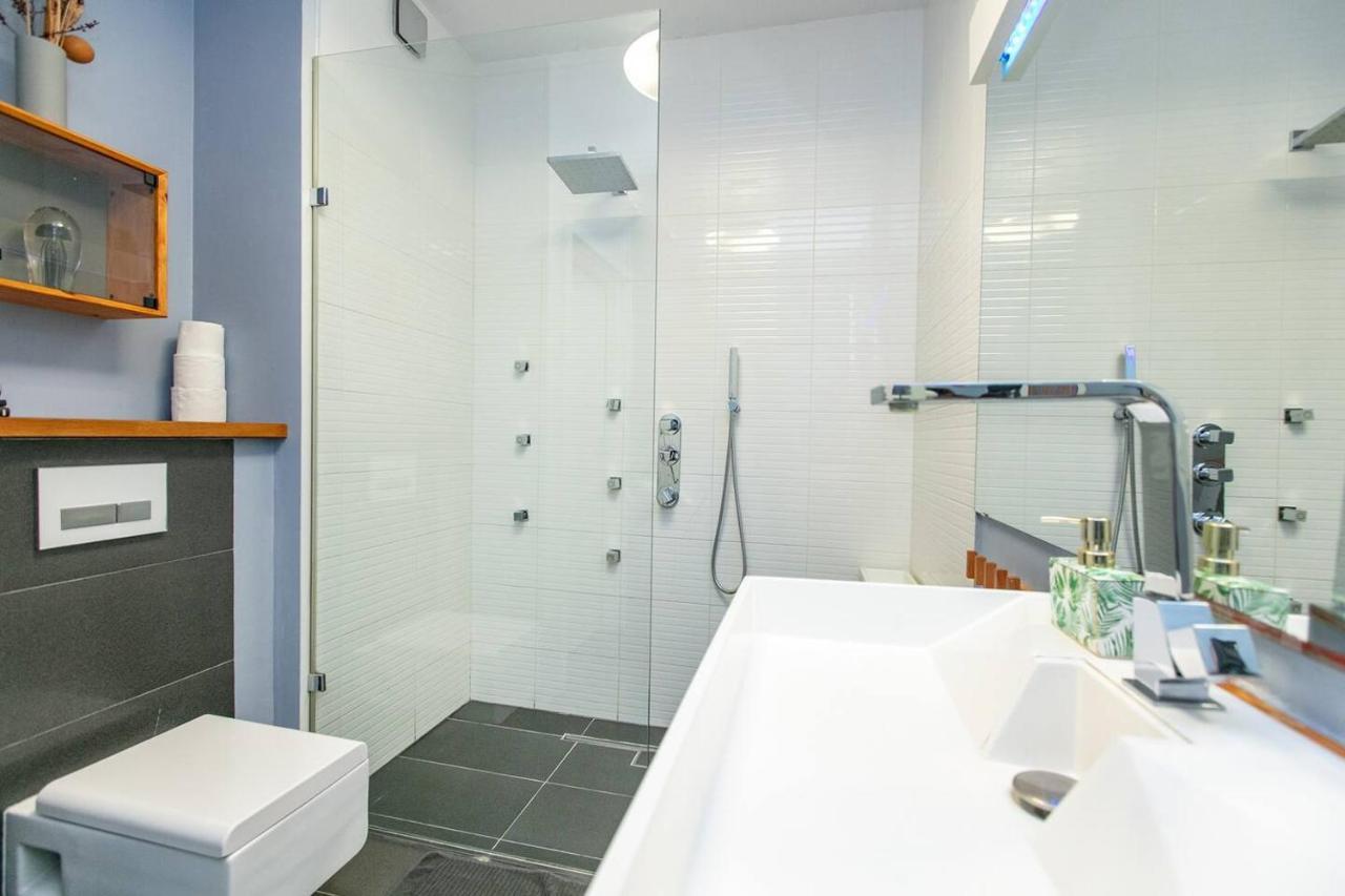 Dwupoziomowy, Rodzinny Apartament. Ochrona, Garaz. Варшава Экстерьер фото